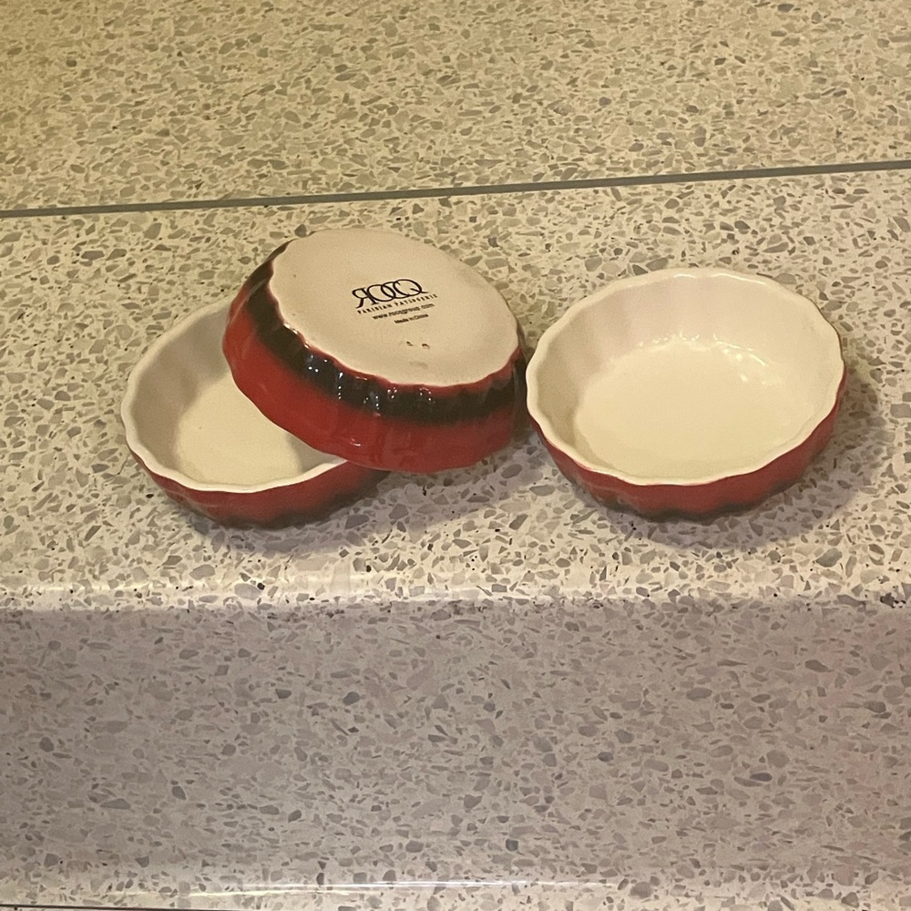 ROCQ Parisian Patisserie Red and Black Ramekin Baking Ceramic Bowls❤️